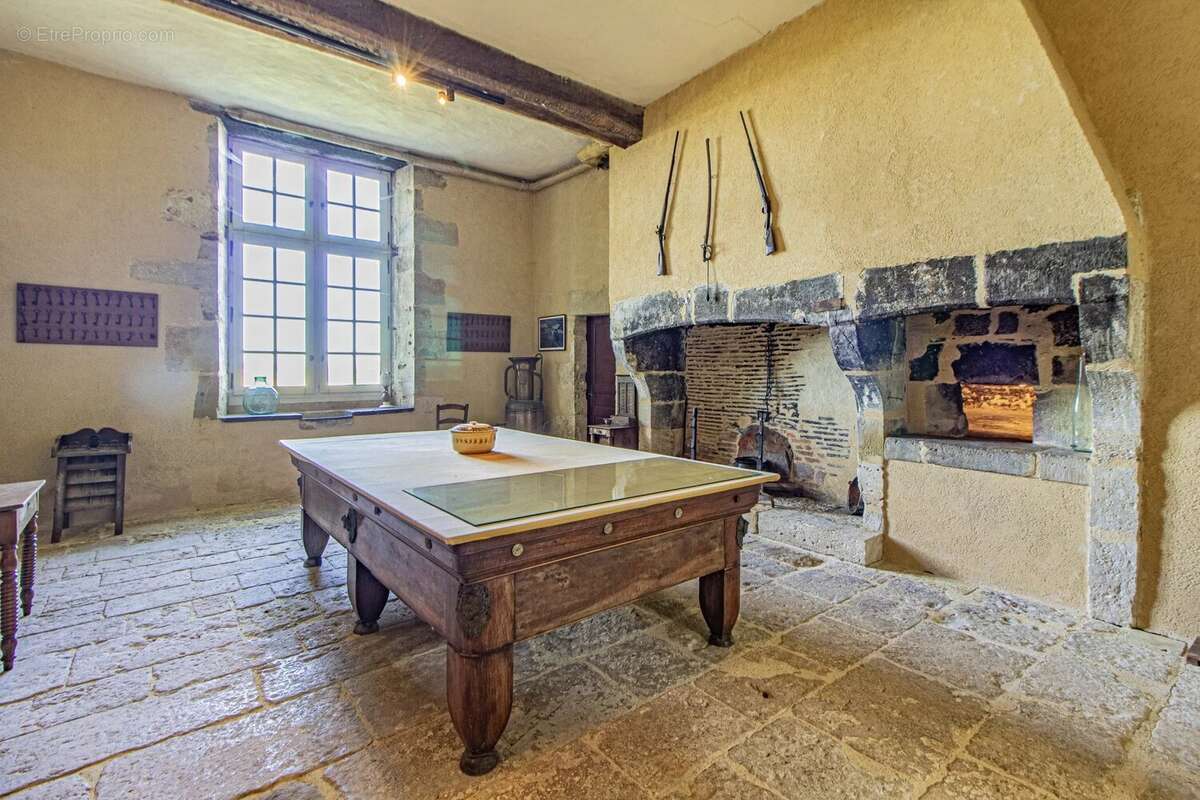 Maison à VALENCE-SUR-BAISE