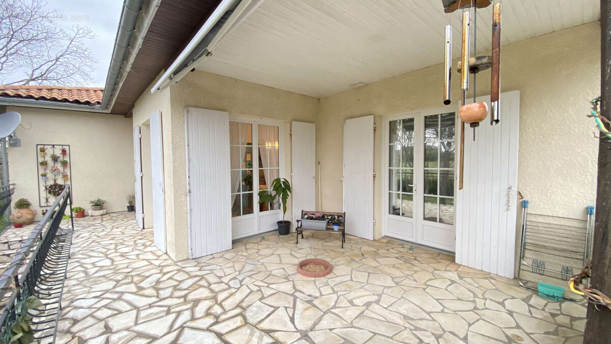 Maison à SAINT-FORT-SUR-GIRONDE