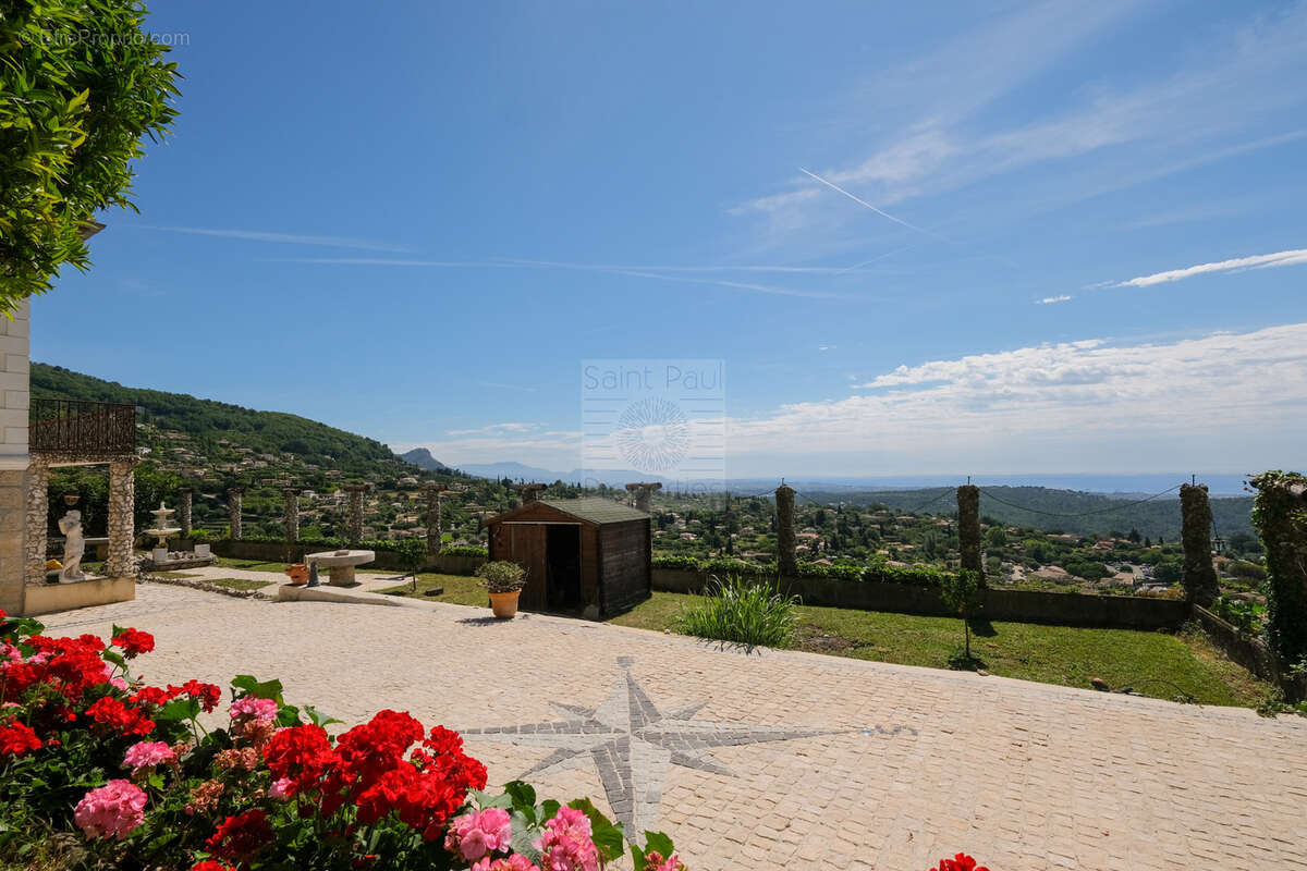 Maison à TOURRETTES-SUR-LOUP