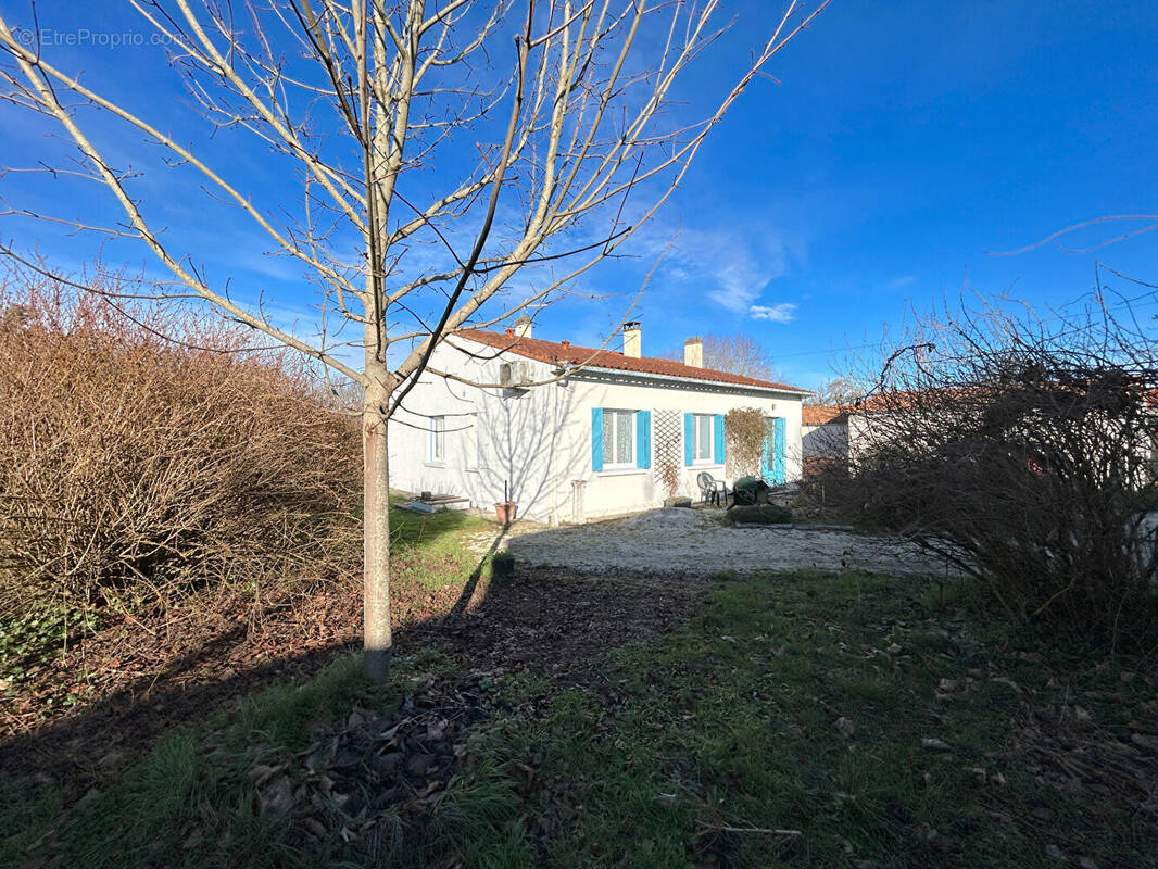 Maison à CORME-ECLUSE