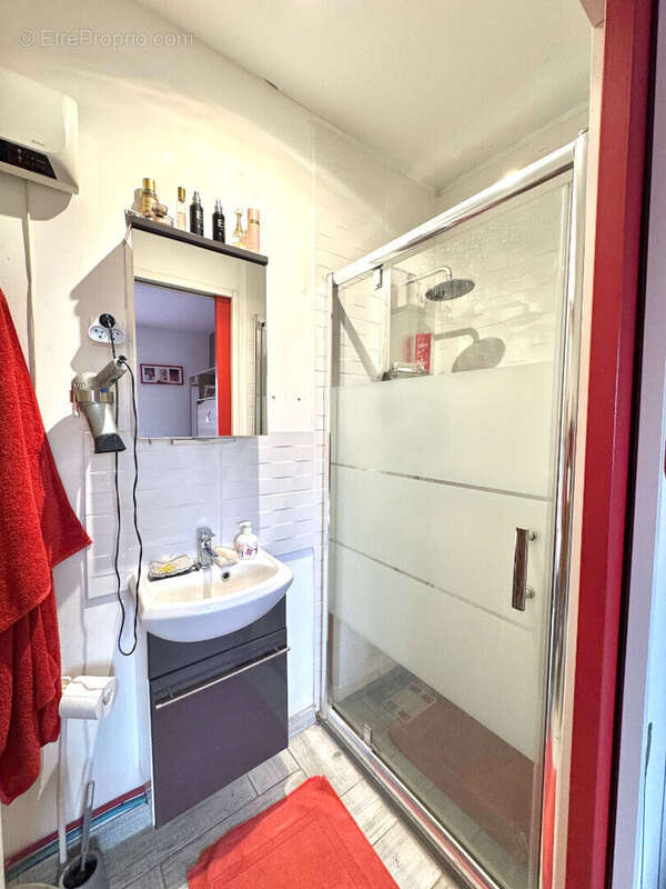 À VENDRE - Maison comtemporaine 5 pièces - 127 m2 avec piscine - photo 13