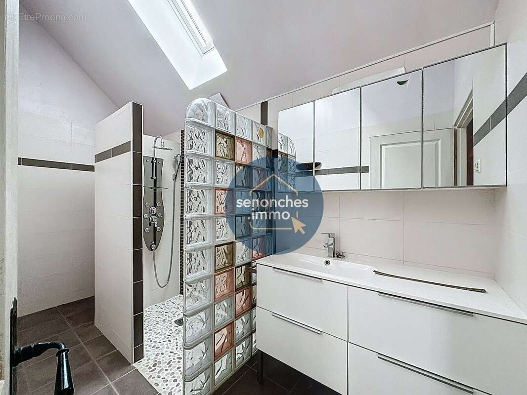 Maison à SAINT-ELIPH