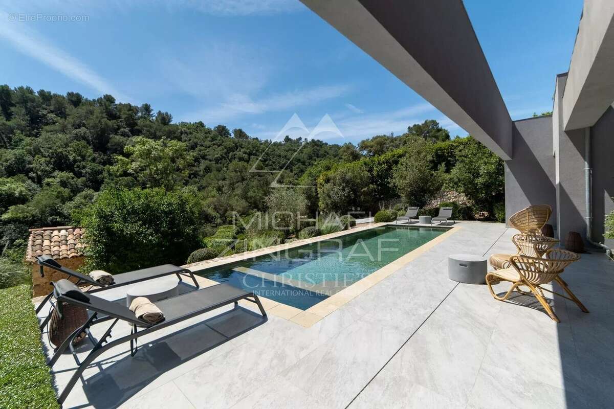 Maison à VALBONNE