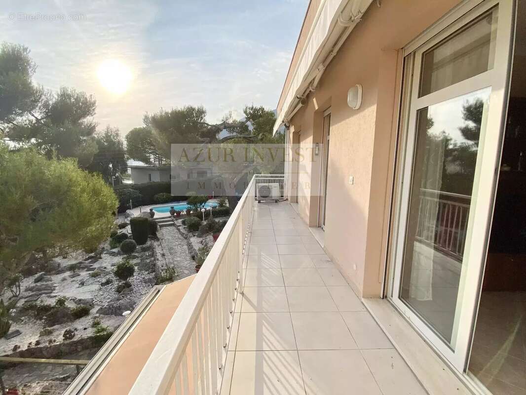 Appartement à ROQUEBRUNE-CAP-MARTIN