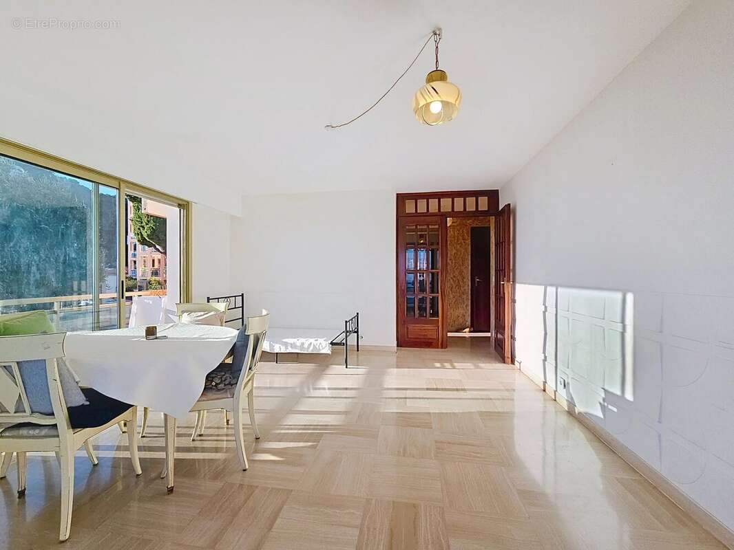 Appartement à BEAUSOLEIL