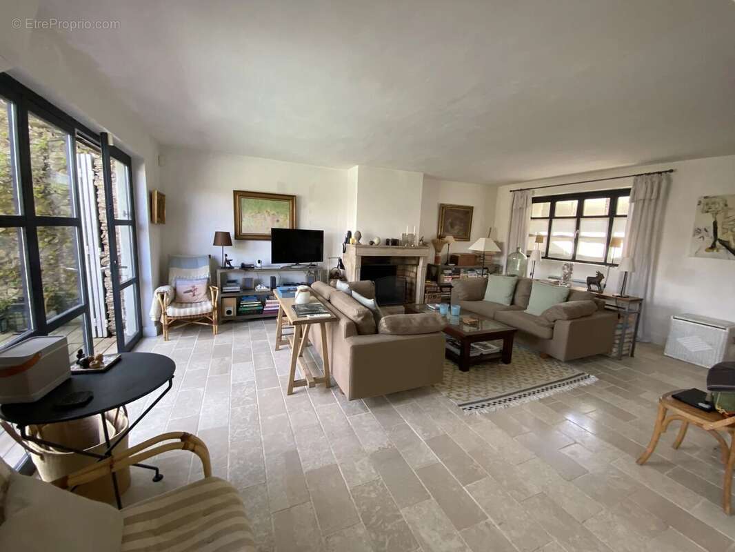 Maison à LA GARDE-FREINET