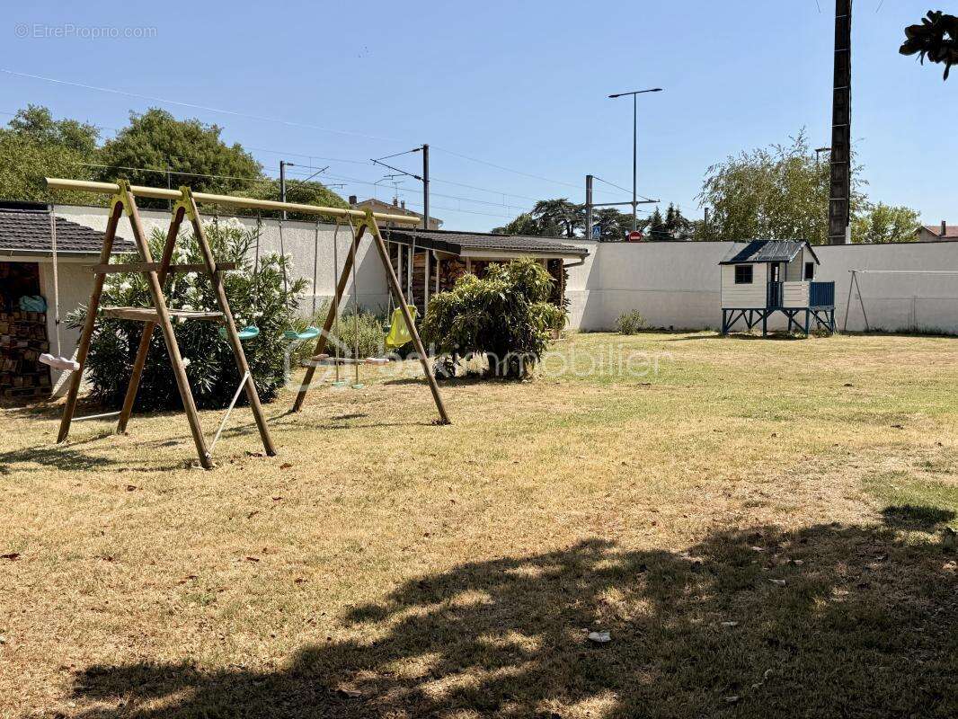 Maison de caractère rénovée – 178 m² – Espace parental – Piscine – Terrain de 1 214 m² - photo 19
