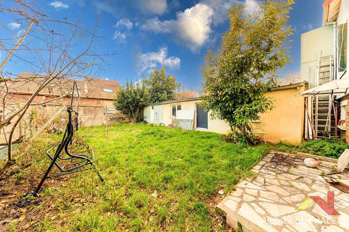 Villeneuve-le-Roi - Maison 5 pièces de 100 m² - 3 chambres + bureau - Hors couloir aérien - photo 11