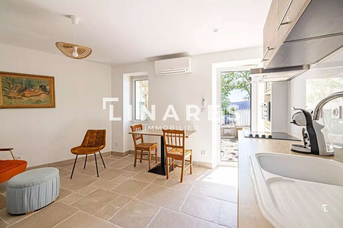 Appartement à MARSEILLE-11E