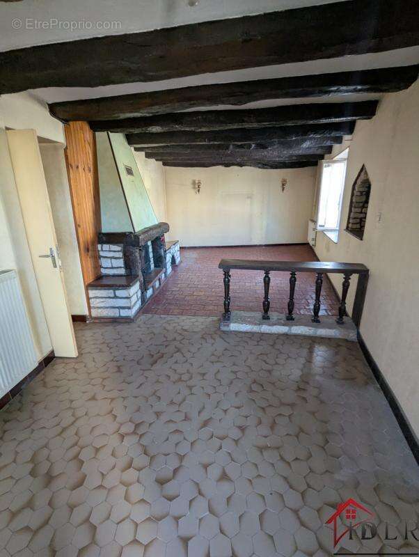 Maison à GRAY-LA-VILLE