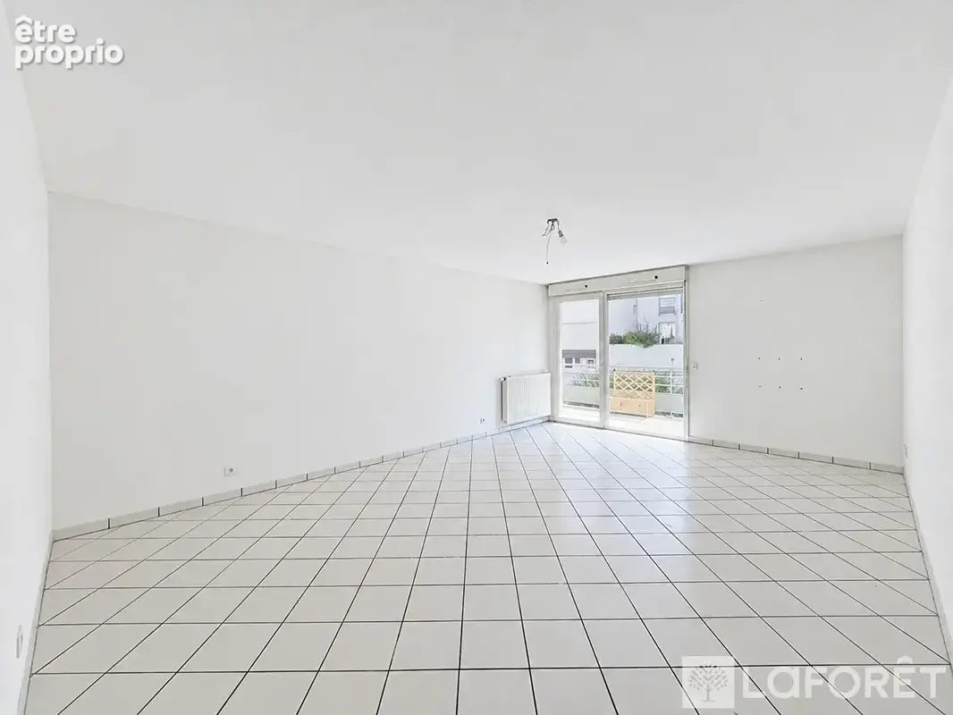 Appartement Voiron 4 pièce(s) 100.4 m2 - photo 2