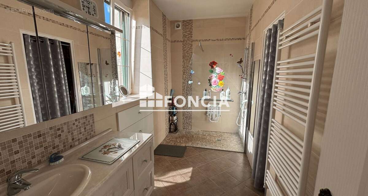 Maison à CONLIE