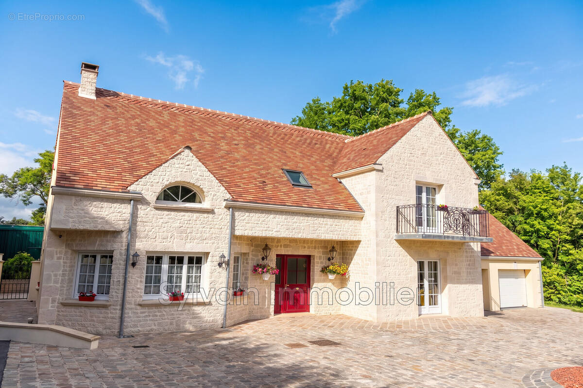 Maison à MILLY-SUR-THERAIN