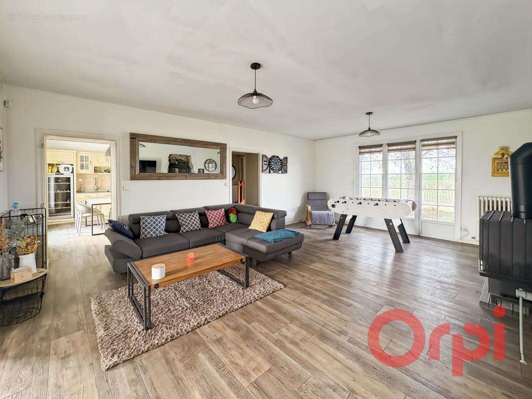 Maison à LA GUERCHE-SUR-L&#039;AUBOIS