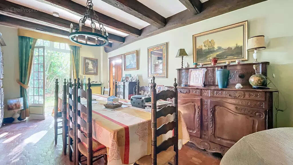 Maison à BEAUCHAMP