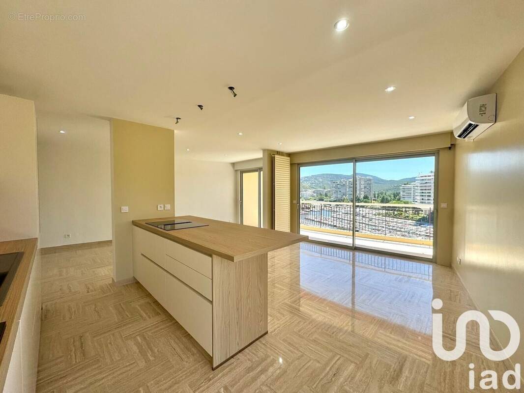 Photo 1 - Appartement à MANDELIEU-LA-NAPOULE