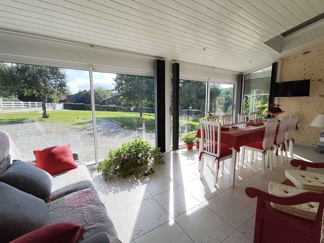 Maison à CHASSENEUIL-SUR-BONNIEURE