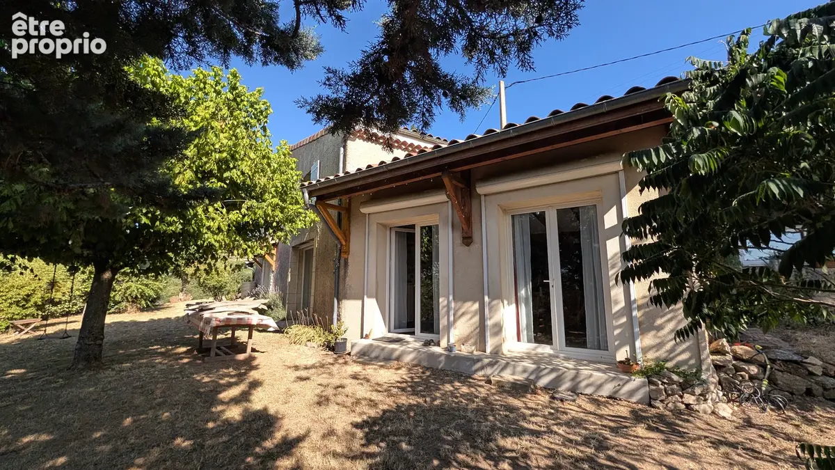 Maison en pierre parfaitement rénové de 177 m2 / F5 - photo 3