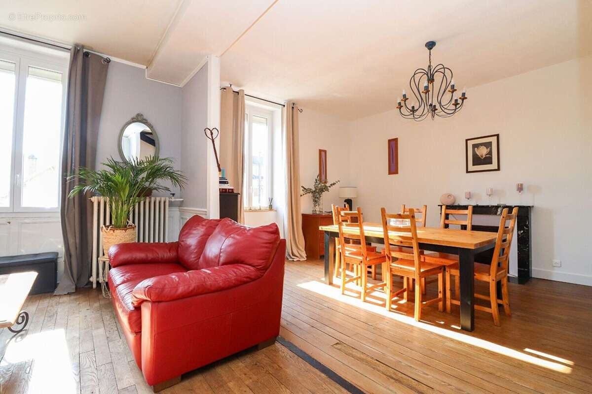 Appartement à PLOMBIERES-LES-DIJON