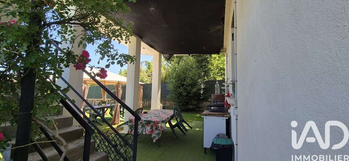 Maison 218 m² à Le Buisson-De-Cadouin  - photo 4