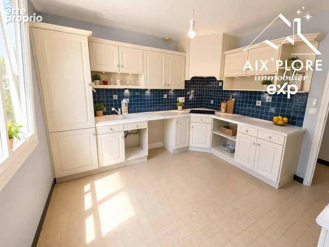 Maison 211 m² à Bourg-En-Bresse  - photo 5