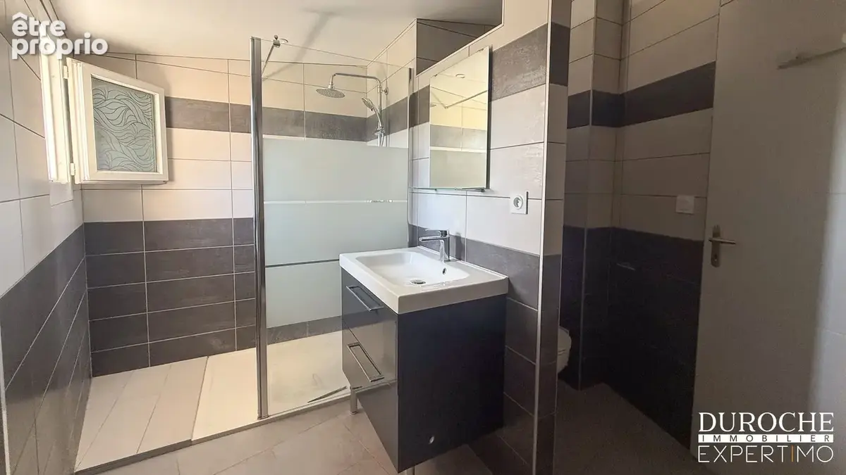 Piolenc, Maison de village rénovée de 90 m2, 2 chambres, balcon - photo 2