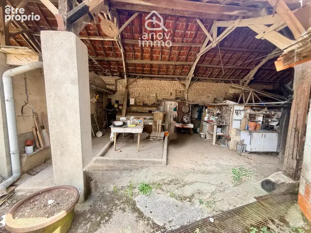 Maison familiale avec nombreuses dépendances à CHAMPNIERS - photo 19