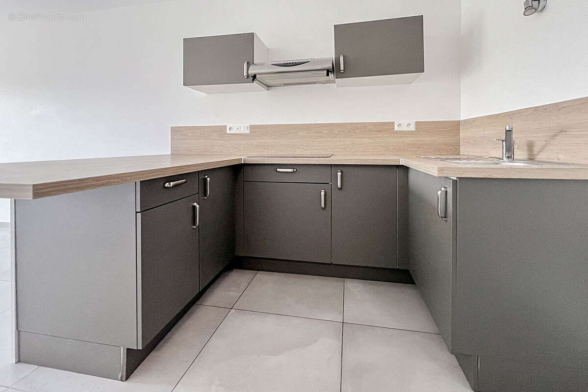 Appartement à LES CLAYES-SOUS-BOIS