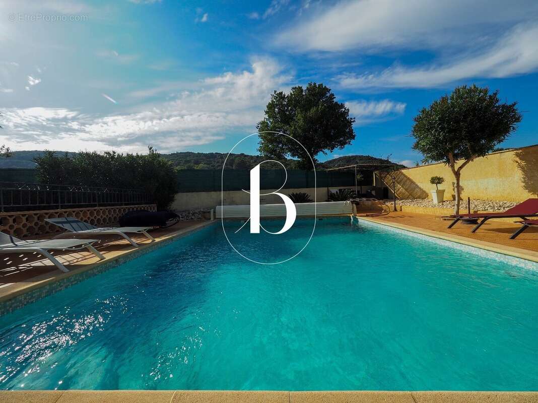 Maison à SAINT-VICTOR-LA-COSTE