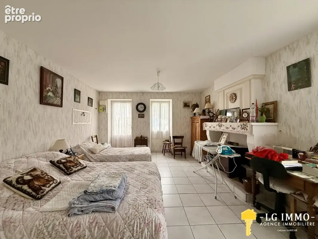 Lot de deux maisons d'habitation, grange, atelier et terrain clos - photo 9