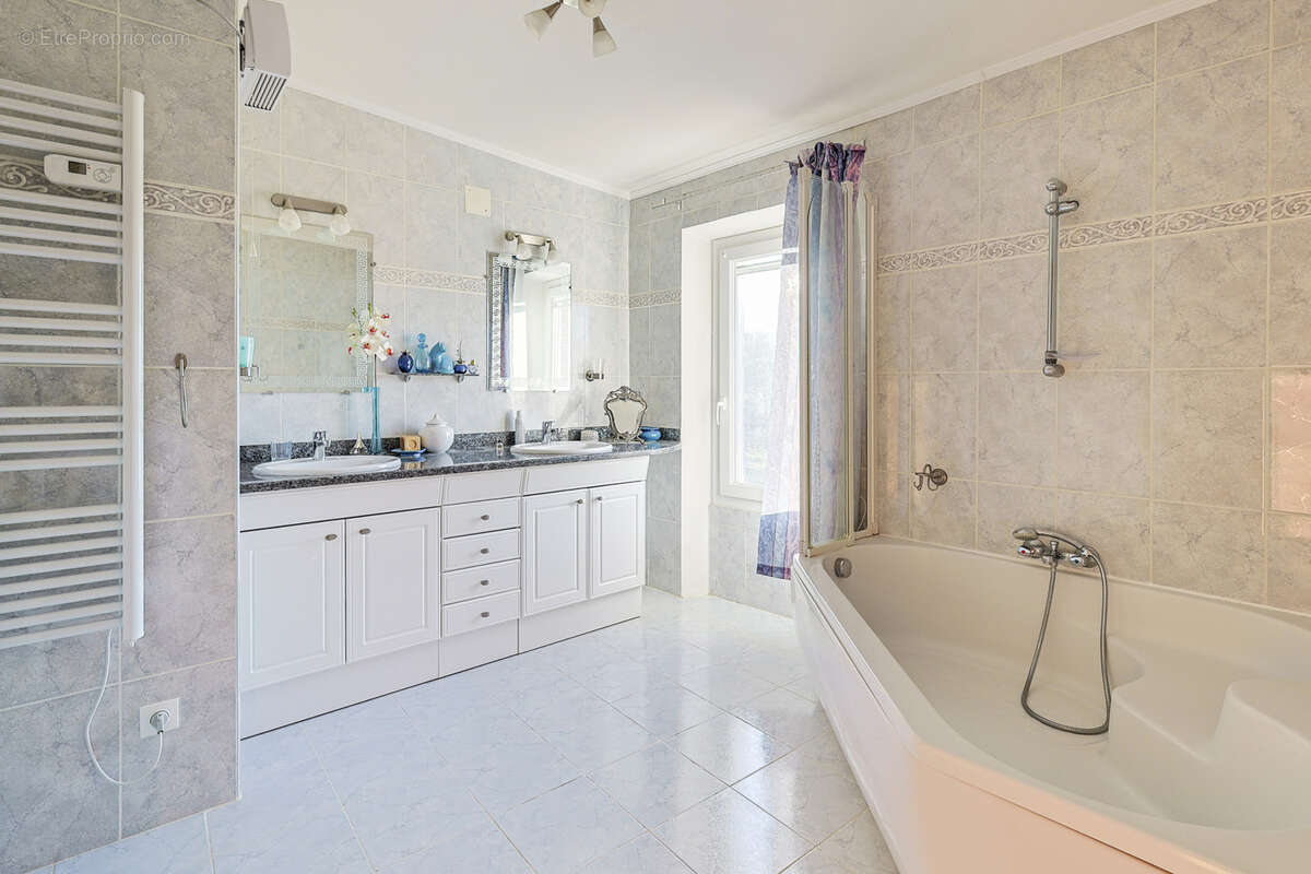 Maison à SAINT-MARTIN-DE-CASTILLON