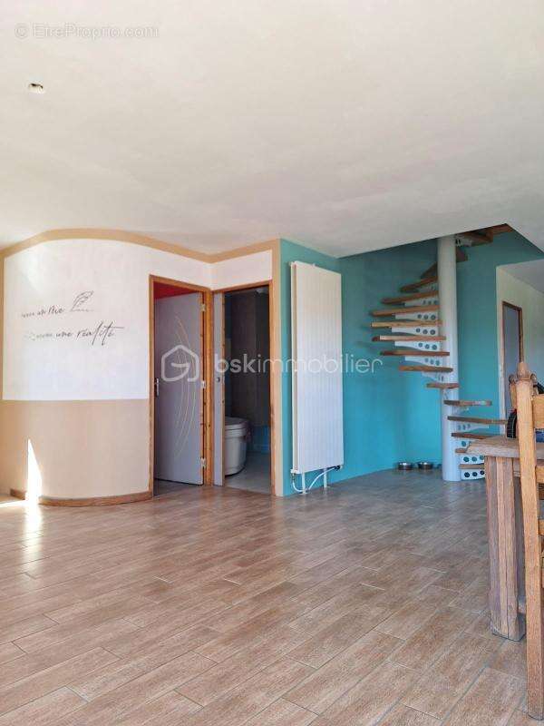 Maison à MONTHERME