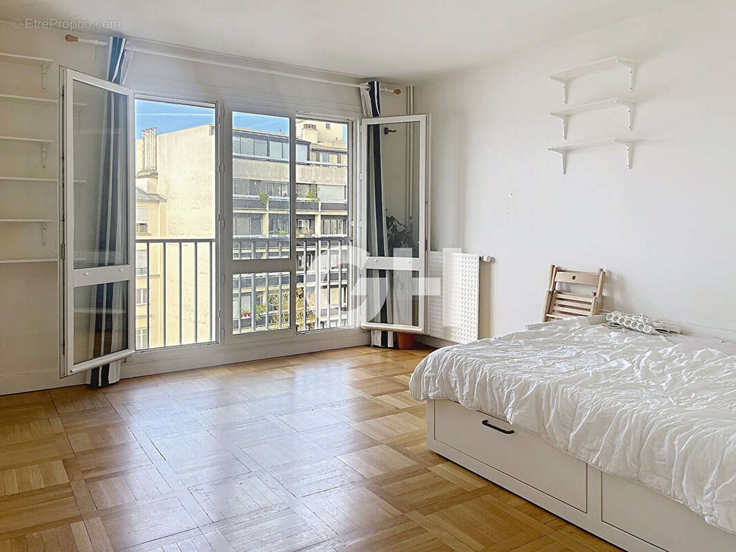 Appartement à PARIS-11E