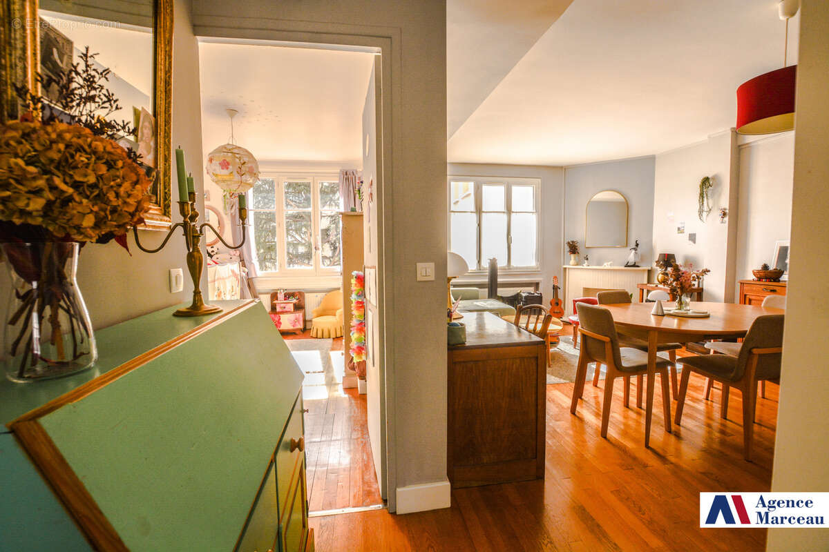 Appartement à COURBEVOIE