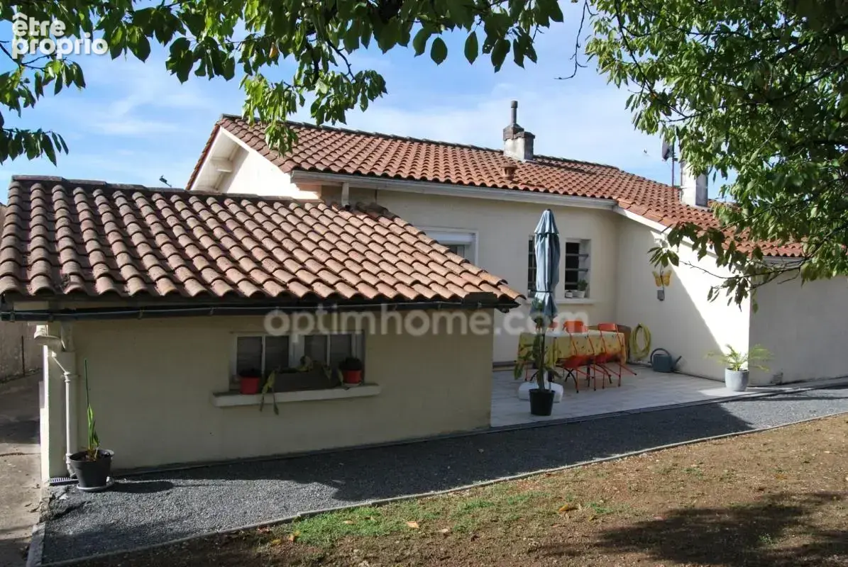 Maison de plain-pied avec garage et un jardin arboré à Saint-Cybard, Angoulême - photo 4