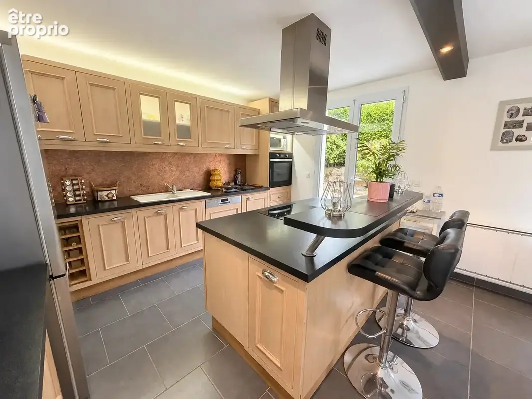 Maison familiale, 3 chambres, jardin et double garage. - photo 4