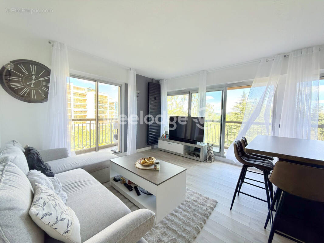 Appartement à MANDELIEU-LA-NAPOULE