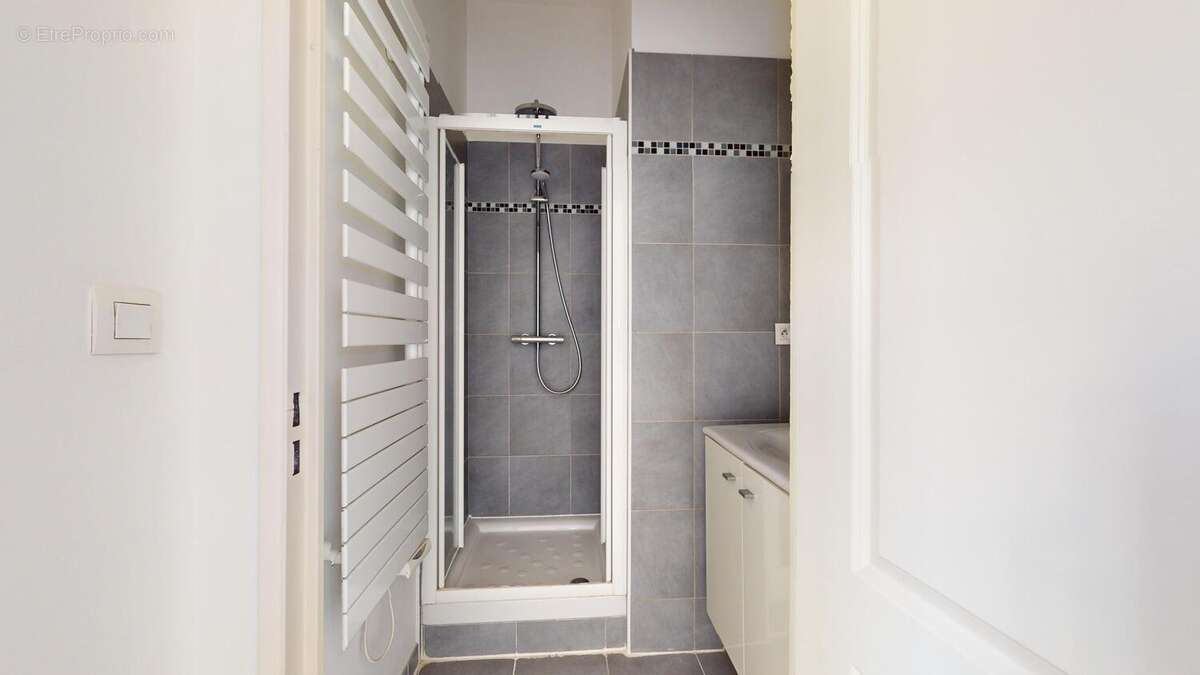 Appartement à MARSEILLE-2E