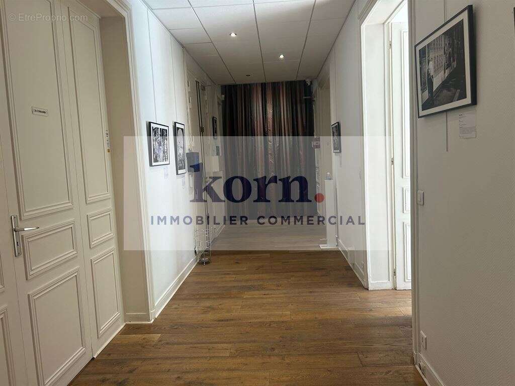 Commerce à PARIS-17E