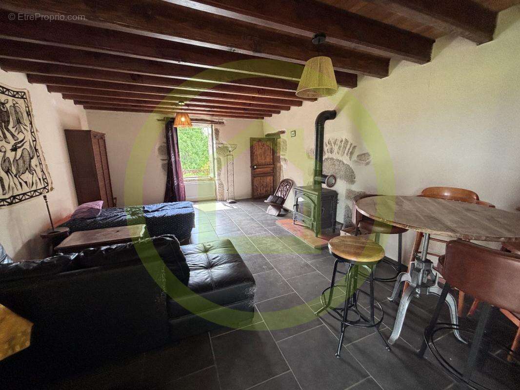 Maison à MERINCHAL