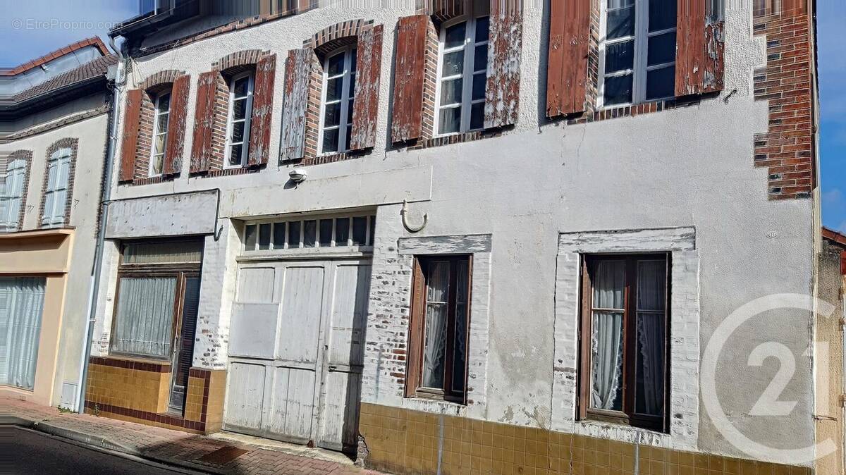 Maison à LA FERTE-LOUPIERE