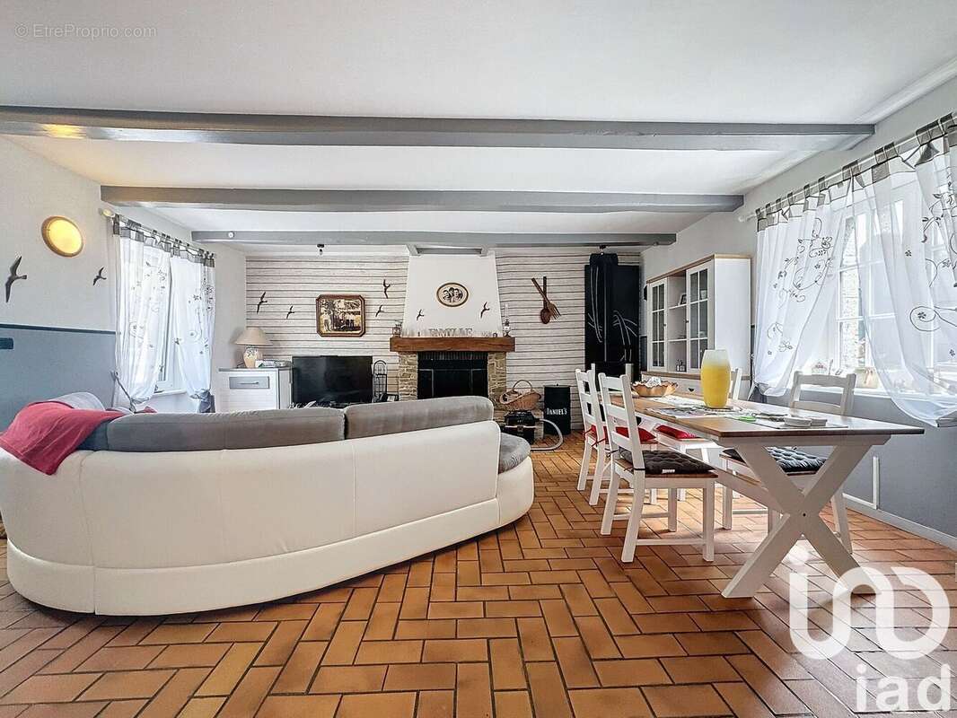 Photo 4 - Maison à LA VILLE-ES-NONAIS