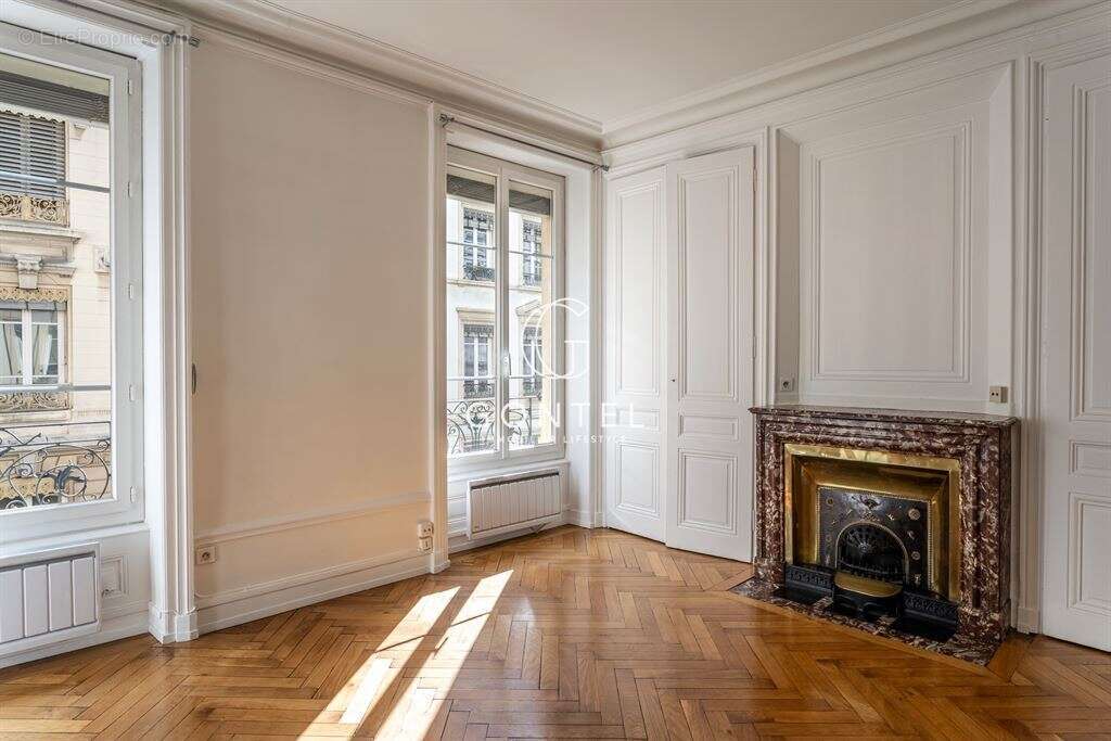 Appartement à LYON-6E