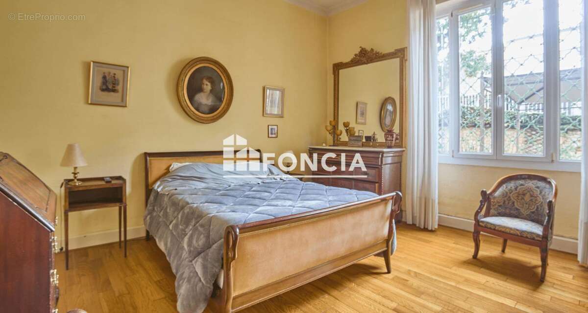 Agen centre ville – Secteur Victor Hugo Appartement T3 bis – 94 m² – Jardin 200 m² privatif sans vis-à-vis – Petite copropriété  - photo 10