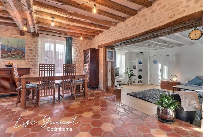 Maison à AULNAY-SUR-MAULDRE