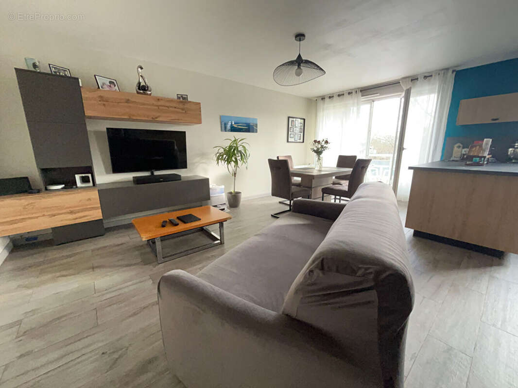 Appartement à MONTIGNY-LE-BRETONNEUX