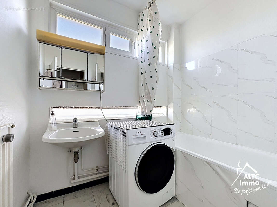 Appartement à DECINES-CHARPIEU