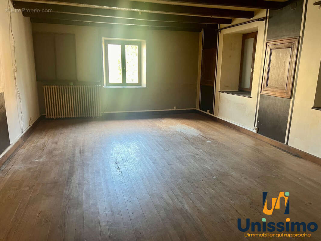 Appartement à ISSANS