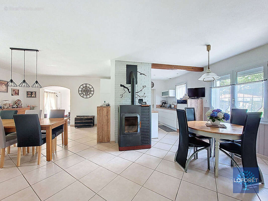 Maison à COMMEQUIERS