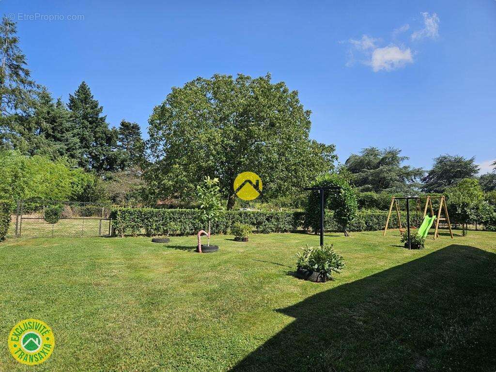 Maison à COSNE-D&#039;ALLIER